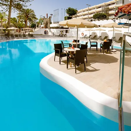 Rey Carlos מלון 3*